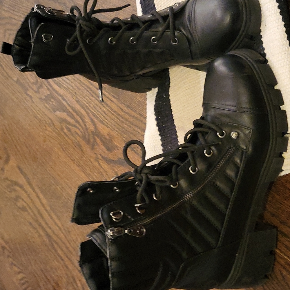 Women's heel boots